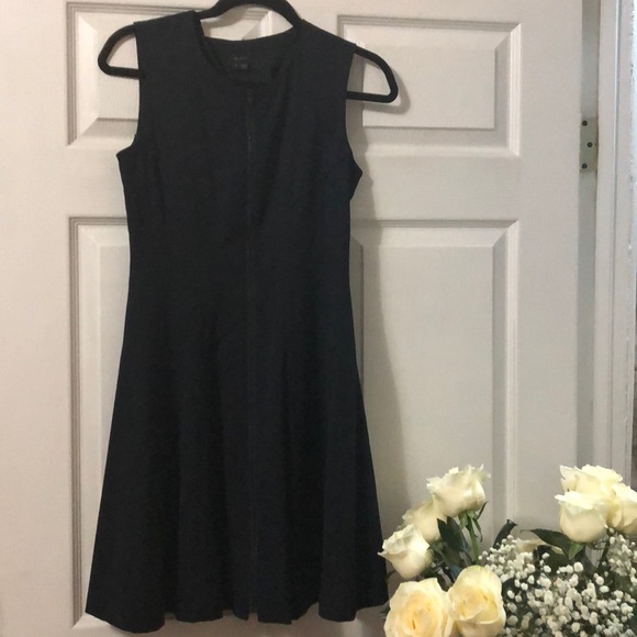 Dress - Picture 1 of 4